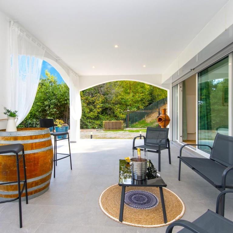Somptueux appartement - Piscine privée - Parking - Apartment mit 3 Schlafzimmern und privatem Pool - 42