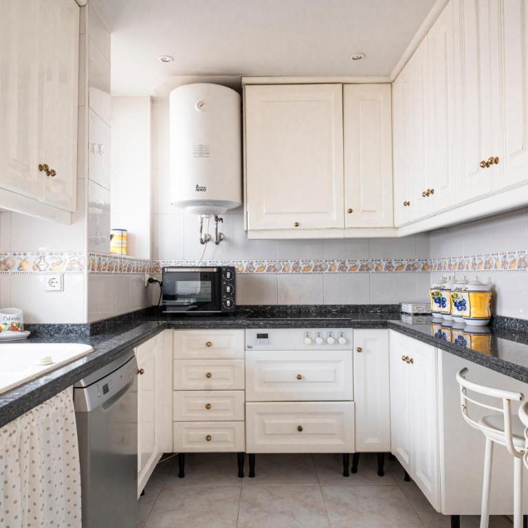 AA Guest - SandBeach Front Sea Views Eco Apartment - Apartamento de 3 dormitorios - 7