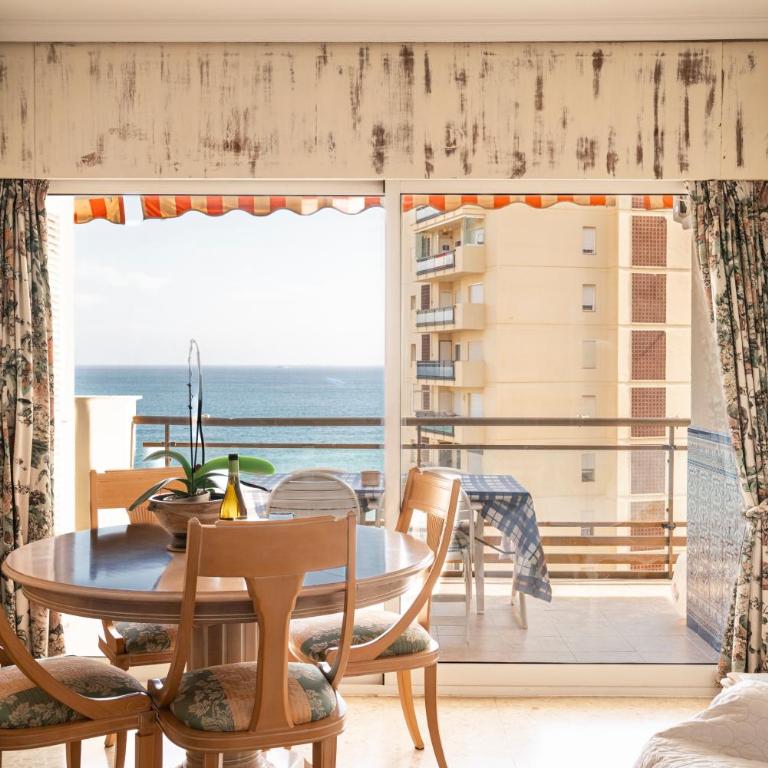 AA Guest - SandBeach Front Sea Views Eco Apartment - Apartamento de 3 dormitorios - 1