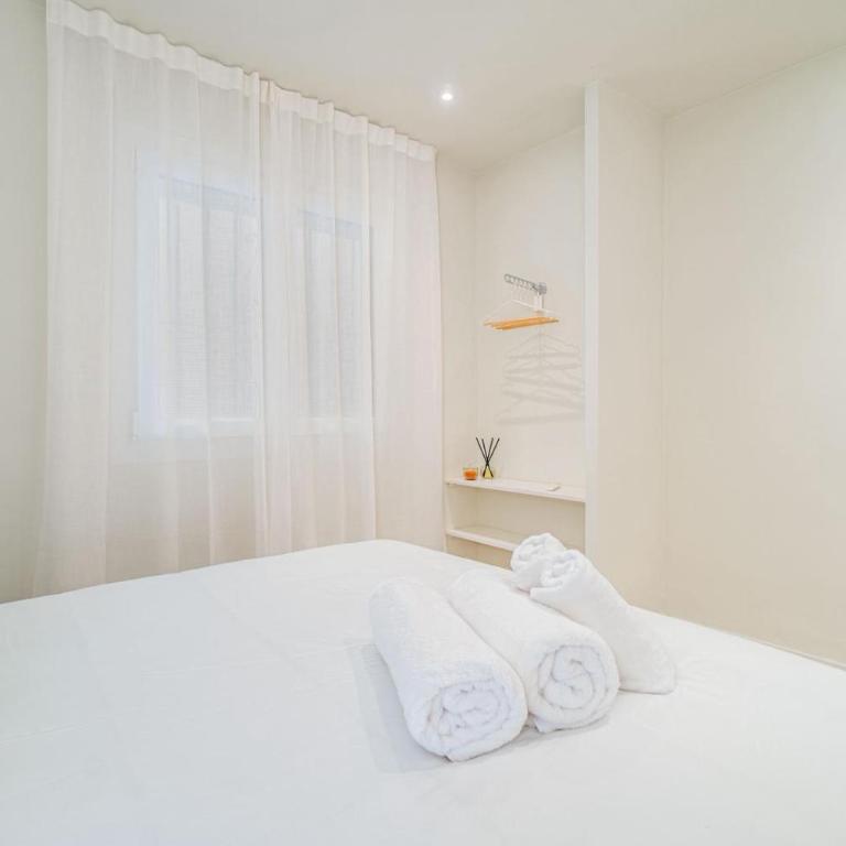 Milenial Immo Beachfront with parking Roses - Two-Bedroom Apartment with Terrace and Sea View - 14