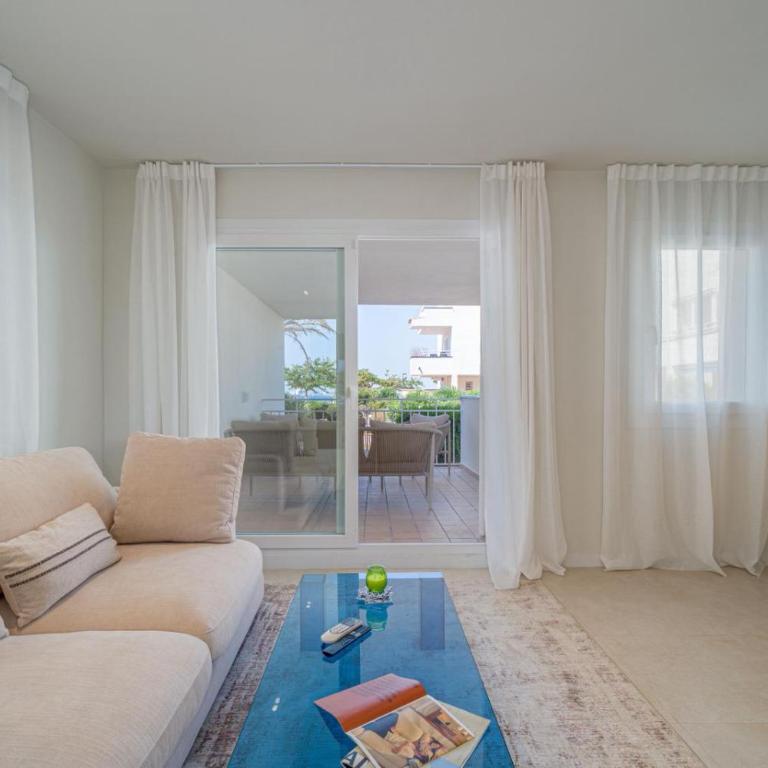 Milenial Immo Beachfront with parking Roses - Two-Bedroom Apartment with Terrace and Sea View - 17