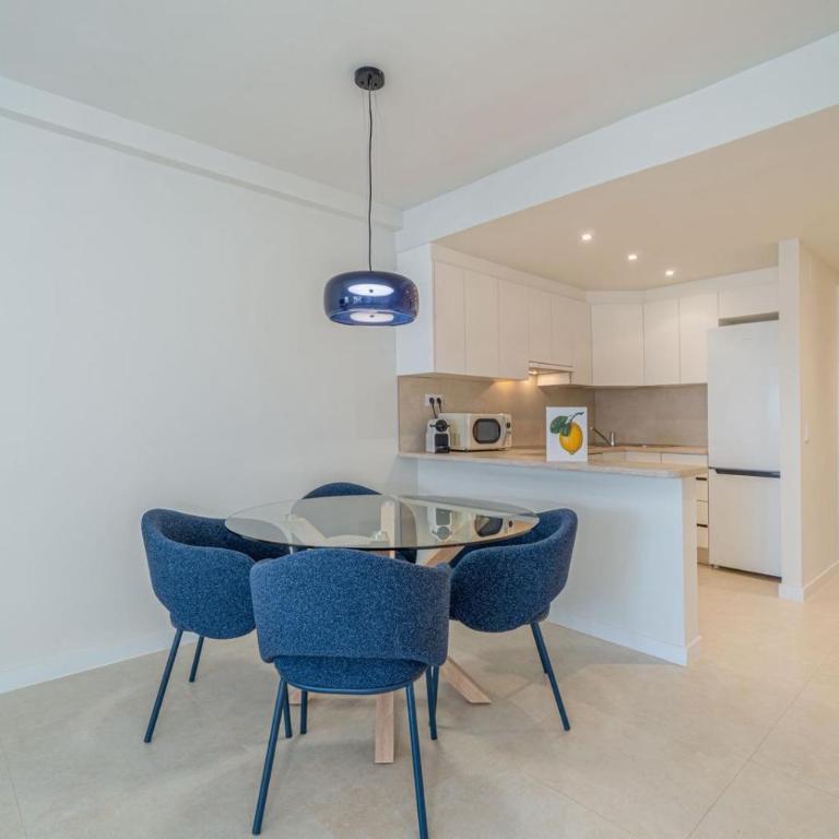 Milenial Immo Beachfront with parking Roses - Two-Bedroom Apartment with Terrace and Sea View - 15
