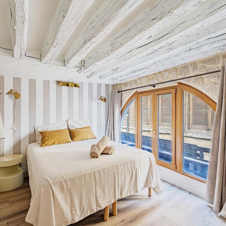 2BR apartment next to Notre Dame de Paris - Two-Bedroom Apartment - 7