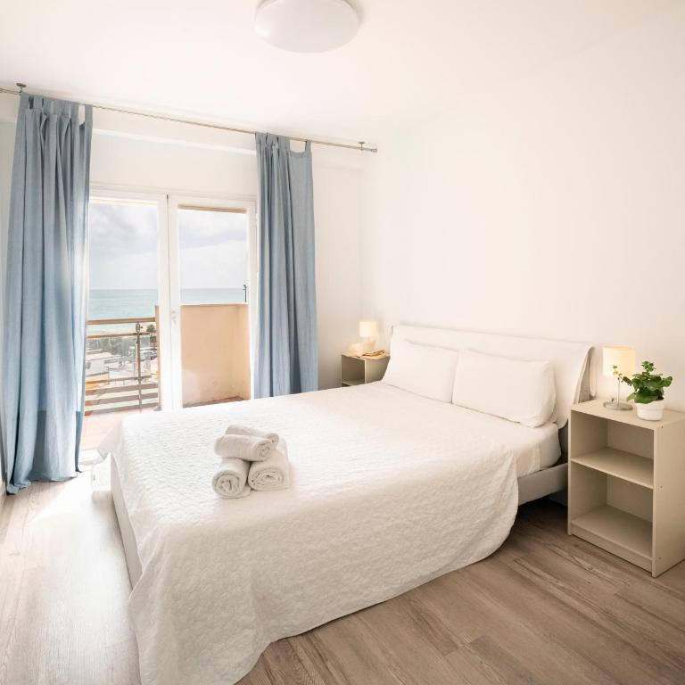 AA Guest - Rubi Front Sea Views Eco Apartment - Apartamento de 2 dormitorios con terraza - 11