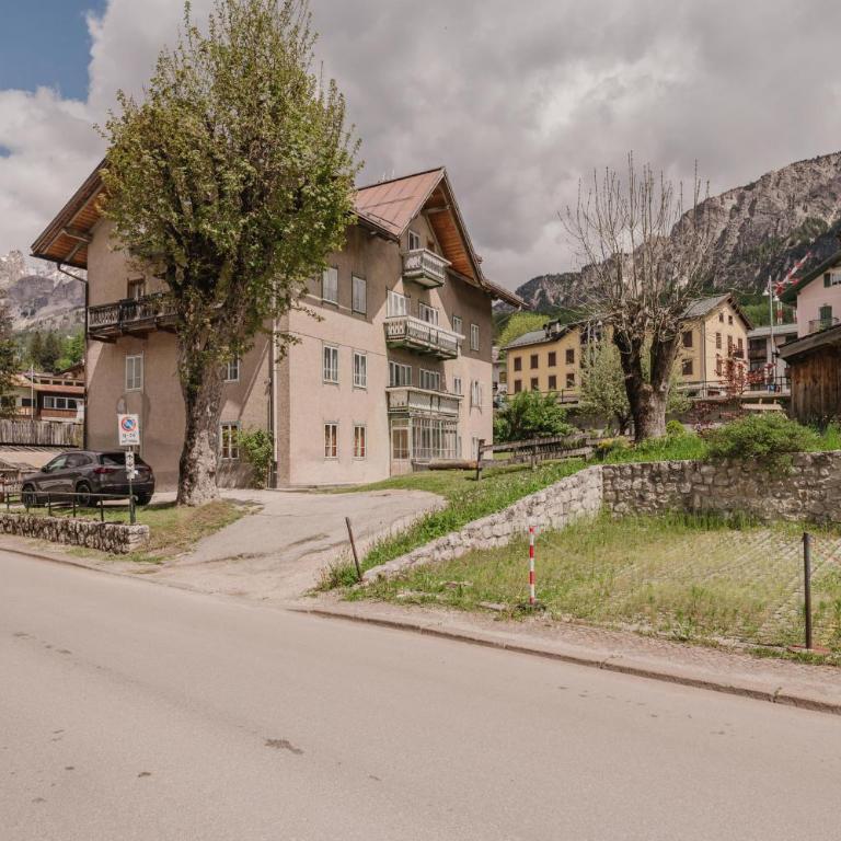 Ca' Alpini - Mountain View Terrace & Parking - Appartamento con 1 Camera da Letto, Balcone e Vista Montagna - 4