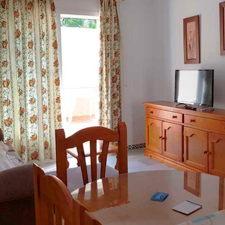 Los Pinos 4 - Apartamento de 3 dormitorios - 3