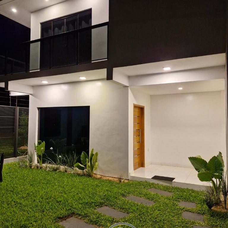 Residencia SG - Casa Duplex - Three-Bedroom House - 4