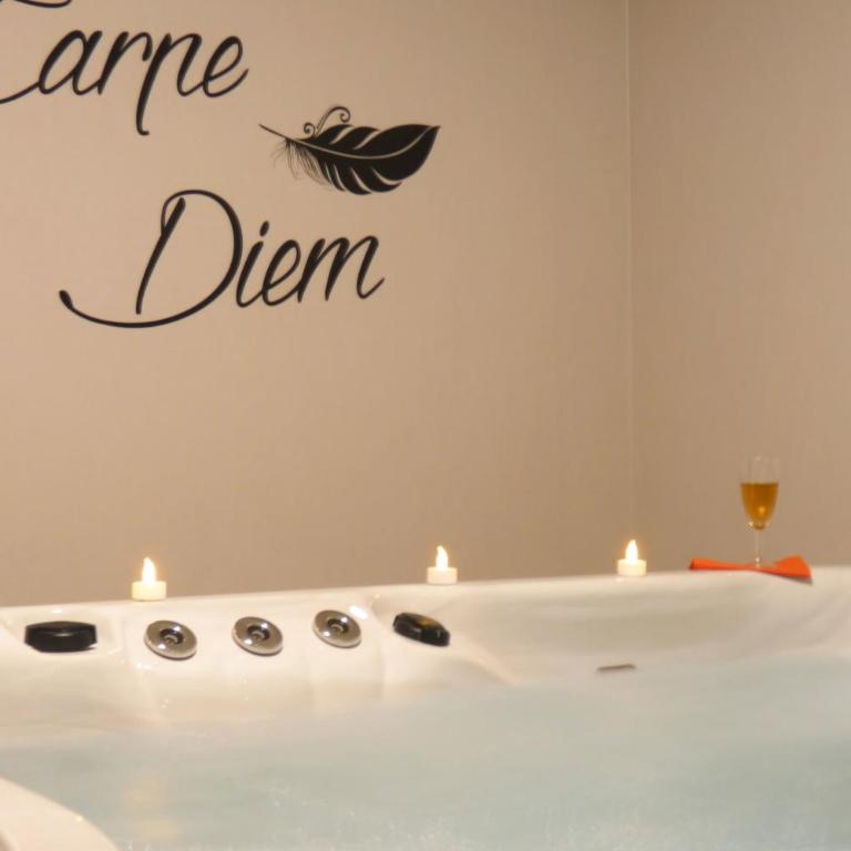 L'HACIENDA DUO a romantic getaway with a private spa - Maison de Vacances - 2