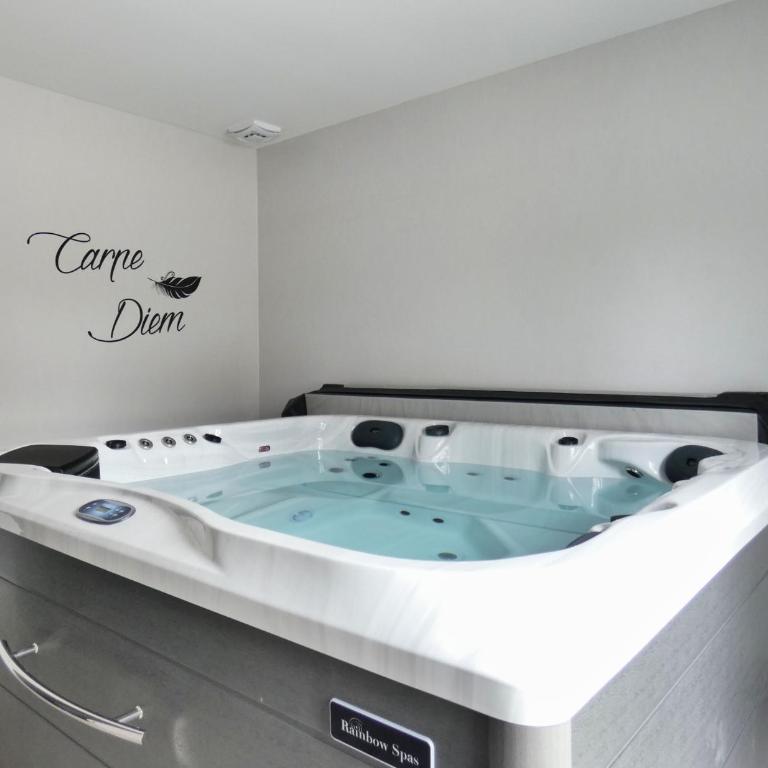 L'HACIENDA DUO a romantic getaway with a private spa - Maison de Vacances - 3