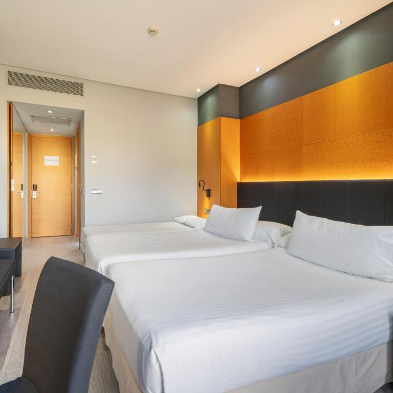 Eurostars Puerta Madrid - Deluxe Double Room with Extra Bed - 2