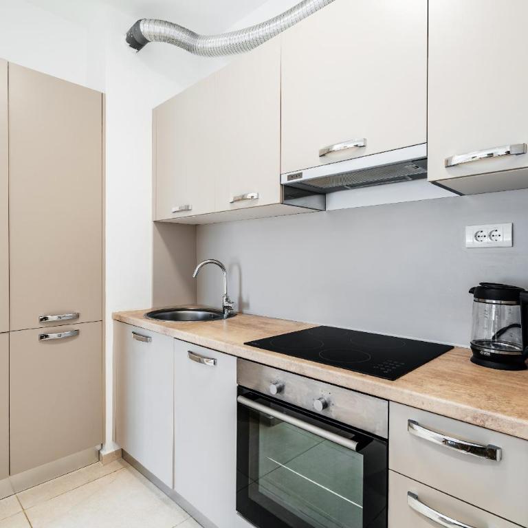 Status-M Apartments 153 - One-Bedroom Apartment - 17