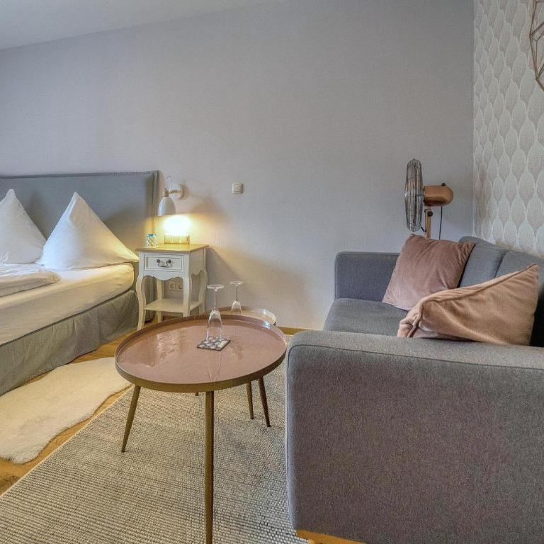 Zentrale Ferienwohnung ROSEA nahe Kurpark - Apartment mit Blick auf die Berge - 1