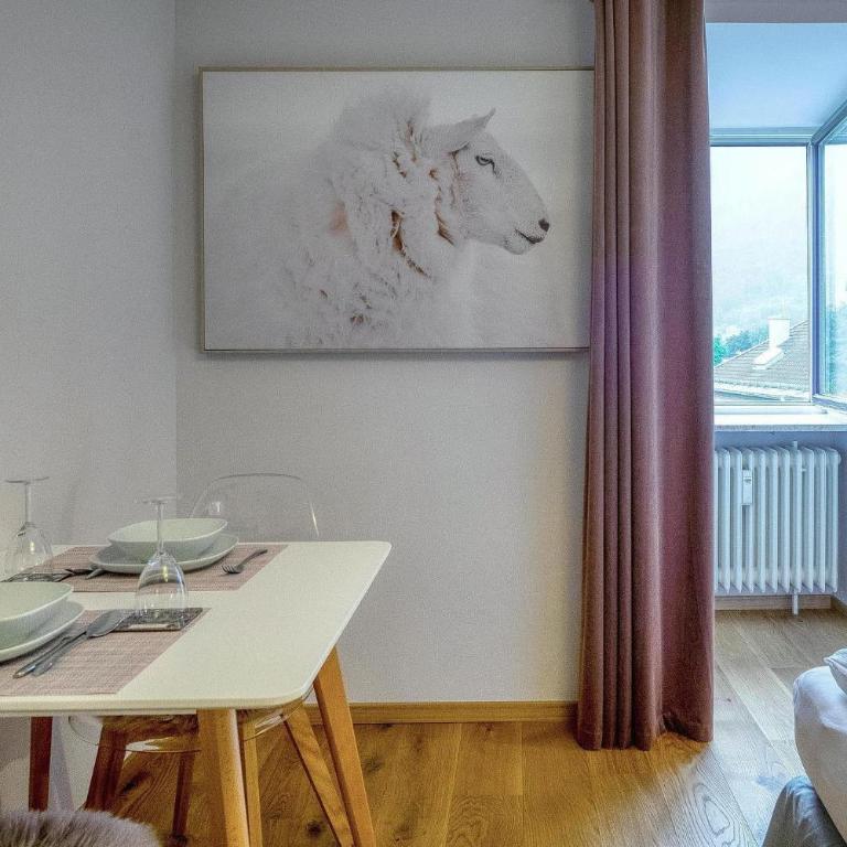 Zentrale Ferienwohnung ROSEA nahe Kurpark - Apartment mit Blick auf die Berge - 2