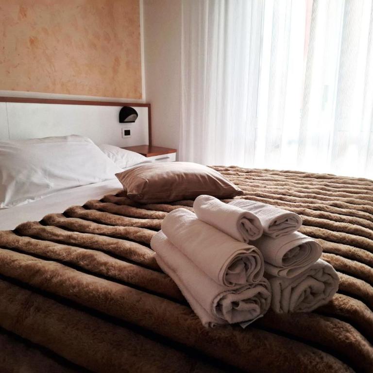 Hotel Brotas - Camera Matrimoniale con Balcone - 5