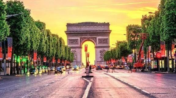 Av des Champs-Elysées, Arc de Triomphe - 12 GUESTS - Four-Bedroom Apartment - 14