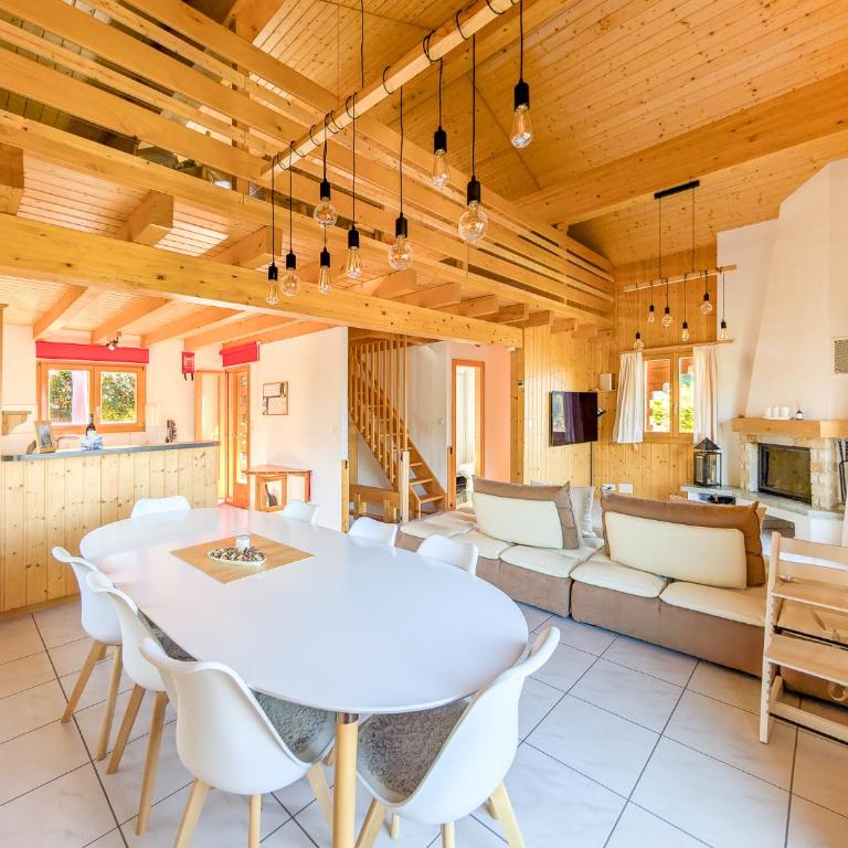 Grand chalet familial avec cheminée à La Tzoumaz - Chalet - 35