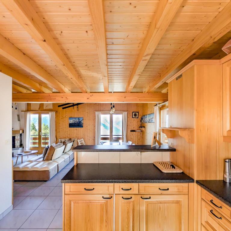 Grand chalet familial avec cheminée à La Tzoumaz - Chalet - 56