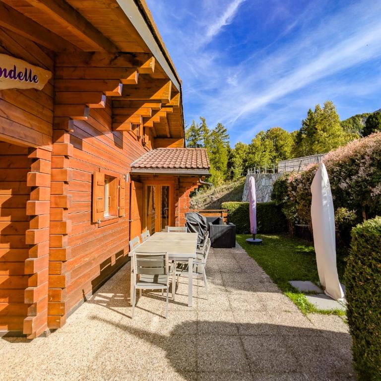 Grand chalet familial avec cheminée à La Tzoumaz - Chalet - 57