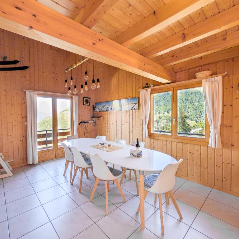 Grand chalet familial avec cheminée à La Tzoumaz - Chalet - 61