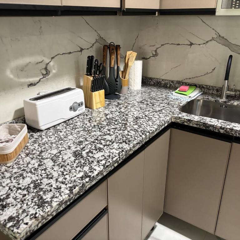 Evans Realty CE Apartamento Moderno Espacioso - Apartamento de 3 dormitorios - 25
