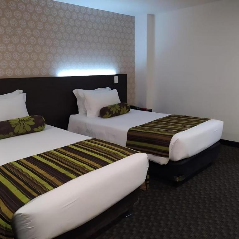 Hotel Castellana 95 - Habitación Triple - 11