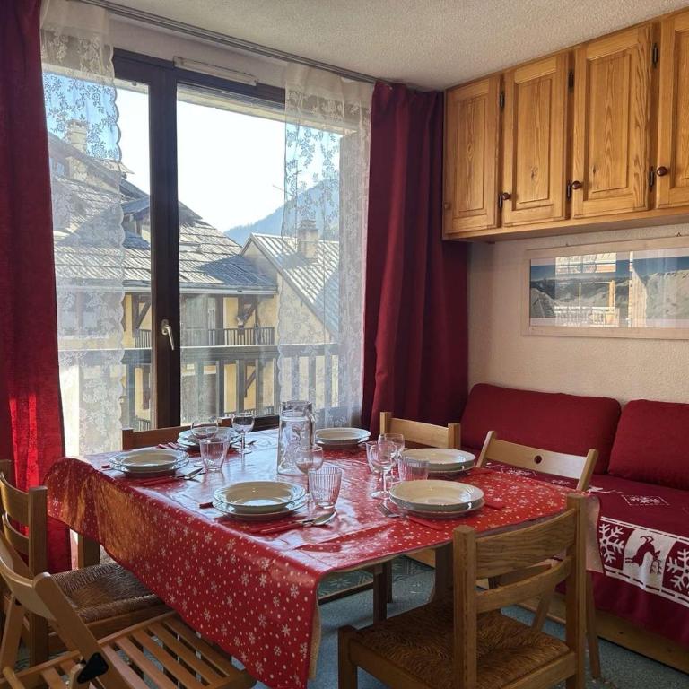 Appartement Montgenèvre - 2 chambres, balcon, lave-linge, TV - FR-1-330D-79 - Appartement (6 Adultes) - 1
