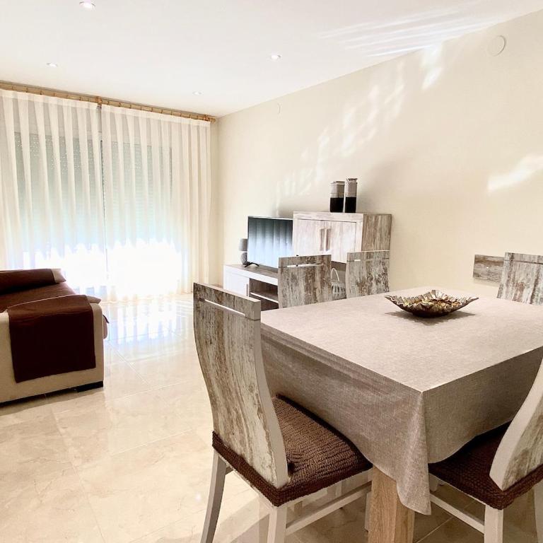 Nice apartment in Cambrils - Two-Bedroom Apartment with Balcony and Terrace - 1