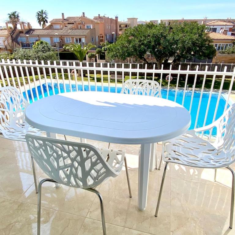 Nice apartment in Cambrils - Two-Bedroom Apartment with Balcony and Terrace - 15