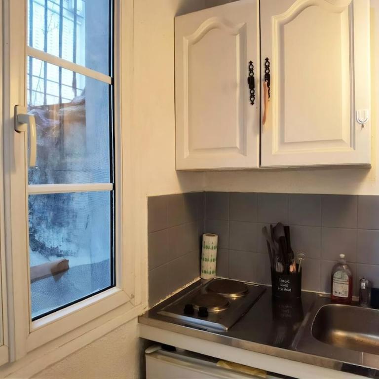 Cute Marais Studio near Metro Heart of Paris N4-22 - One-Bedroom Apartment - 2
