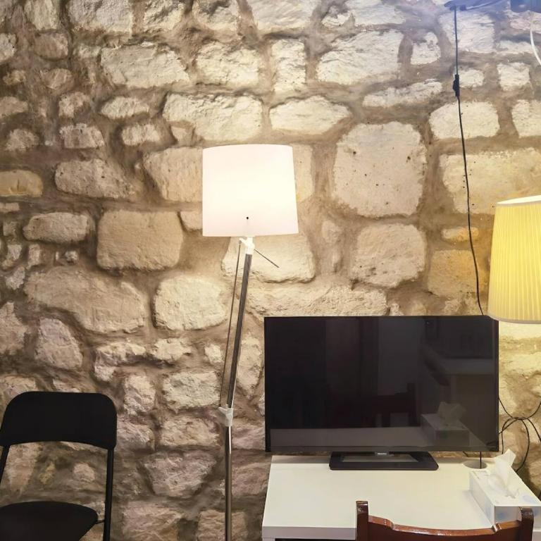 Cute Marais Studio near Metro Heart of Paris N4-22 - One-Bedroom Apartment - 3