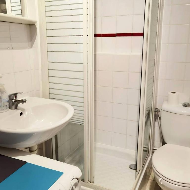 Cute Marais Studio near Metro Heart of Paris N4-22 - One-Bedroom Apartment - 4