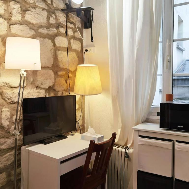 Cute Marais Studio near Metro Heart of Paris N4-22 - One-Bedroom Apartment - 9