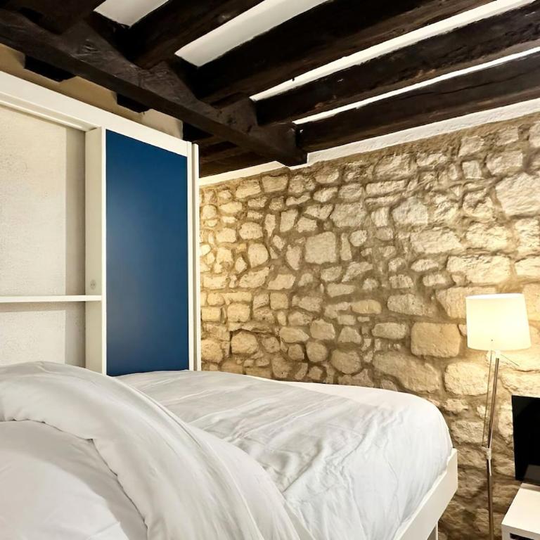 Cute Marais Studio near Metro Heart of Paris N4-22 - One-Bedroom Apartment - 12