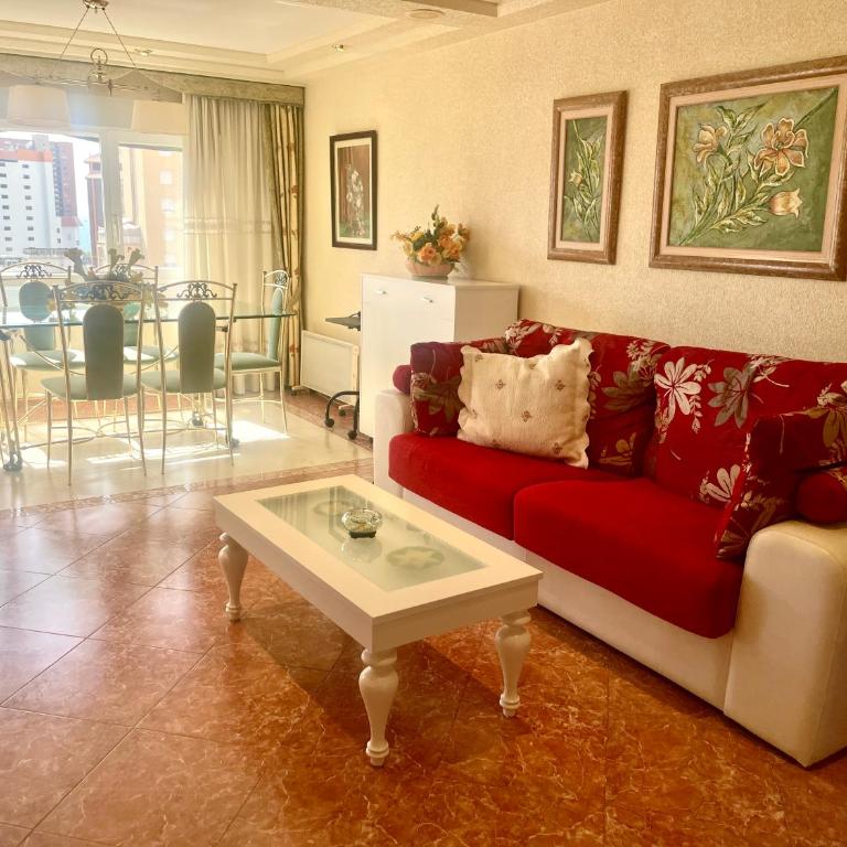 Acogedor apartamento de dos dormitorios en el corazón de Benidorm - Two-Bedroom Apartment - 4