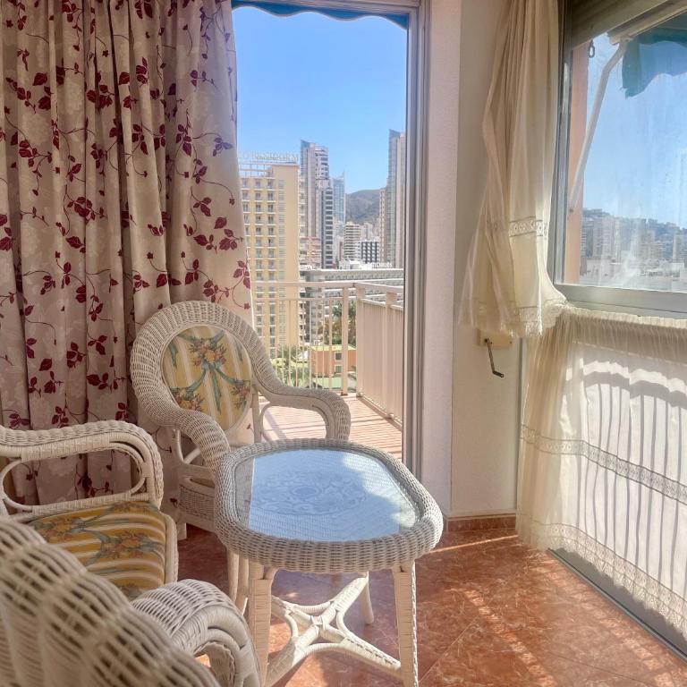 Acogedor apartamento de dos dormitorios en el corazón de Benidorm - Two-Bedroom Apartment - 9