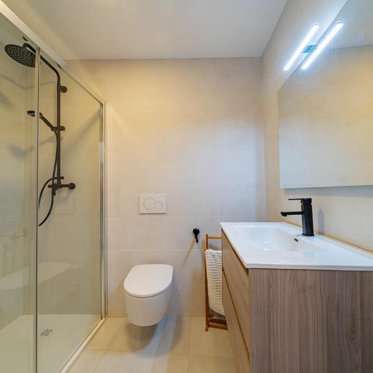 Ático con gran terraza privada cerca de la playa - Apartamento de 2 dormitorios con terraza - 13