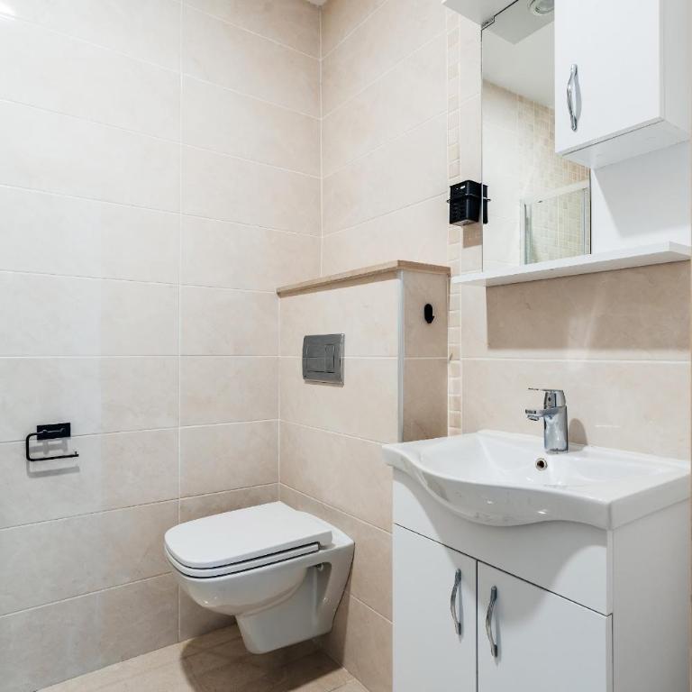 Status-M Apartments 187 - Two-Bedroom Apartment with Mountain View - 20