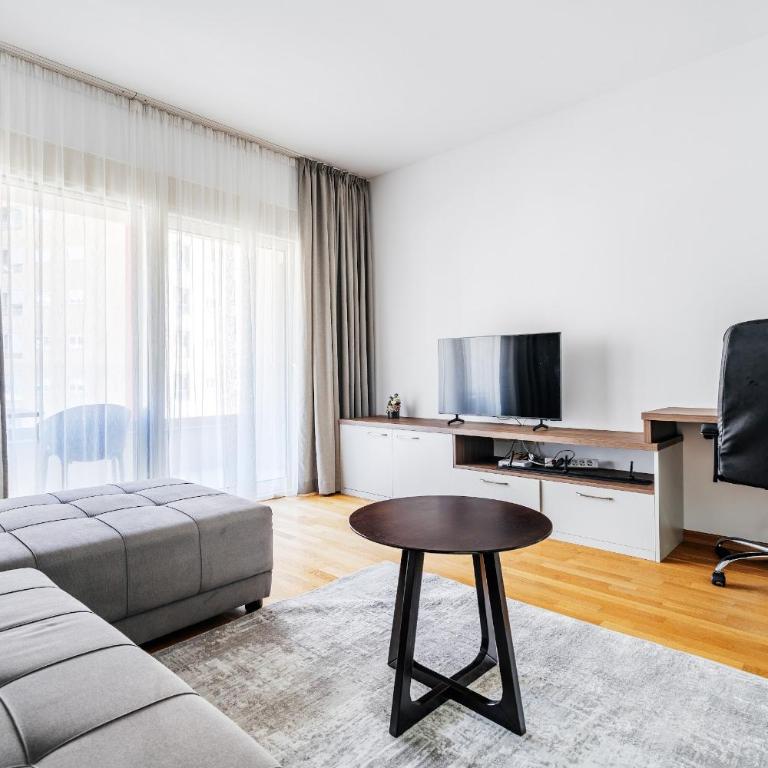 Status-M Apartments 187 - Two-Bedroom Apartment with Mountain View - 4