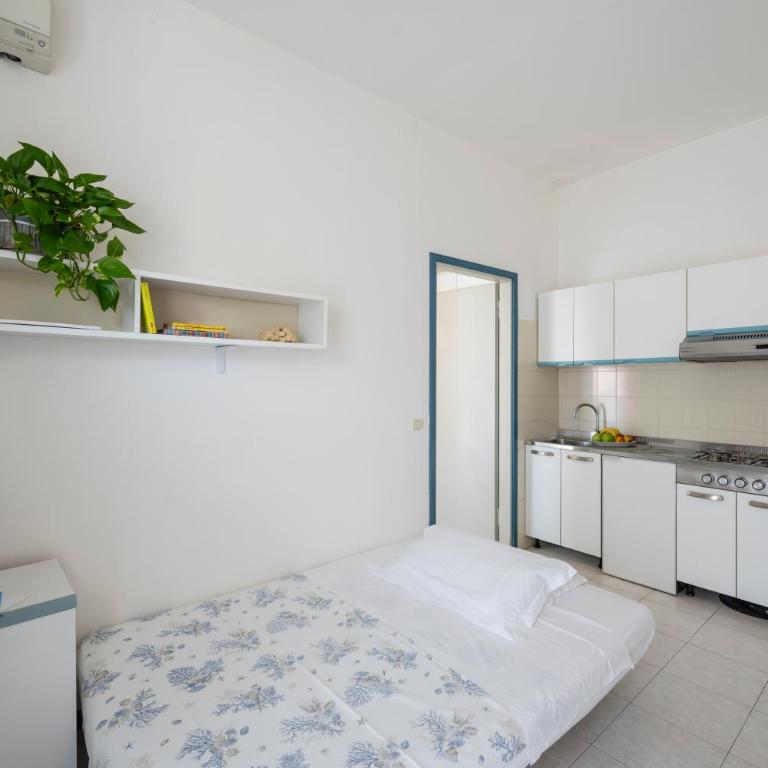 Aparthotel Pineda - One-Bedroom Apartment - 13