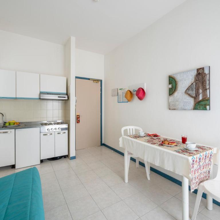 Aparthotel Pineda - One-Bedroom Apartment - 8