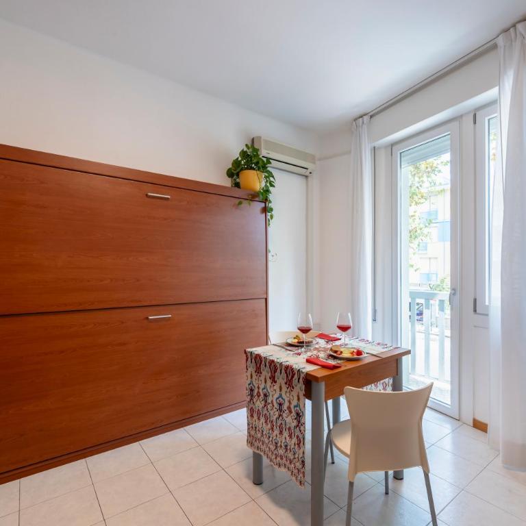 Aparthotel Pineda - Studio with Balcony - 9