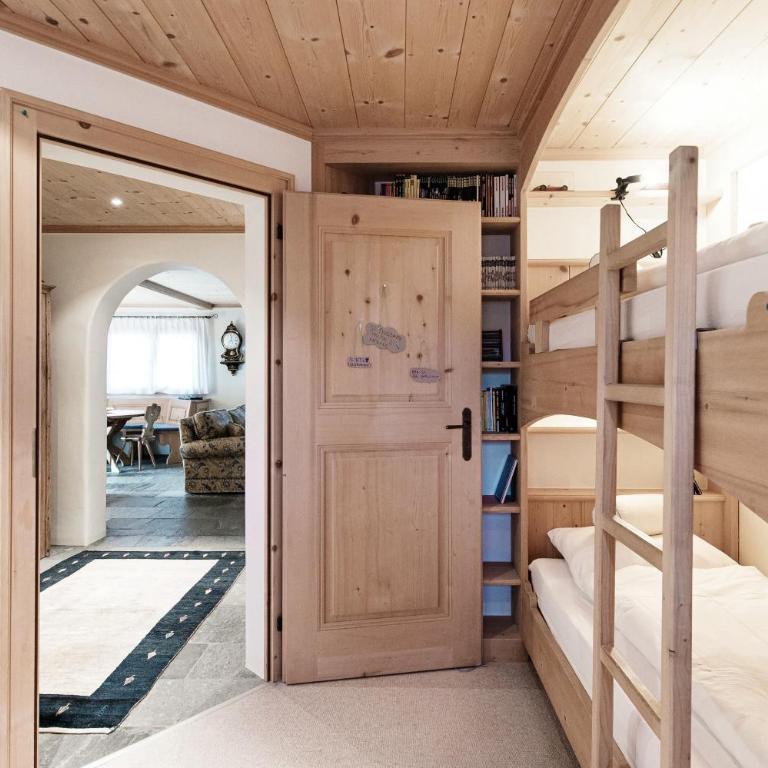 Laax Chalet by Quokka 360 - Charming Apartment with Private Patio - Superior Apartment mit 3 Schlafzimmern - 24
