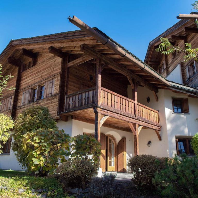 Laax Chalet by Quokka 360 - Charming Apartment with Private Patio - Superior Apartment mit 3 Schlafzimmern - 1