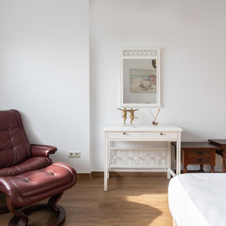 MalagaSuite Impressive Seaviews Fuengirola - Two-Bedroom Apartment with Terrace and Sea View - 15