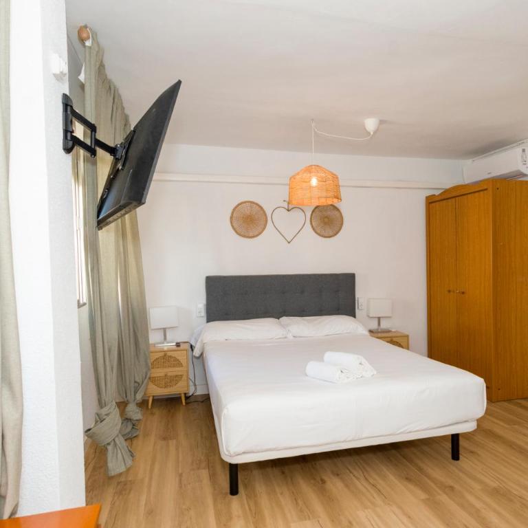 La CASA De CARLA - Three-Bedroom Apartment - 17