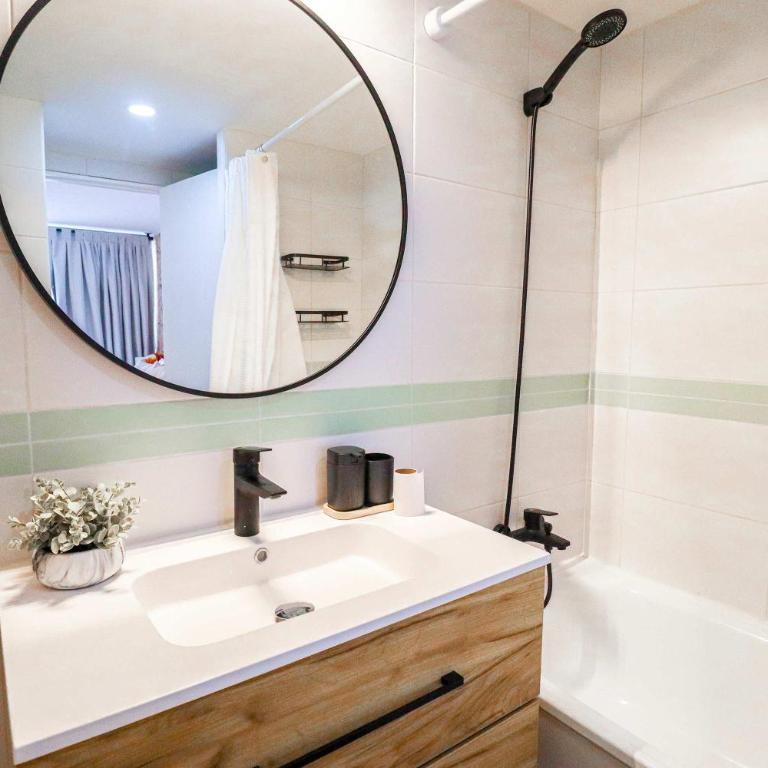 HOM l WiFi cerca del metro Bellas Artes - Apartment - 25