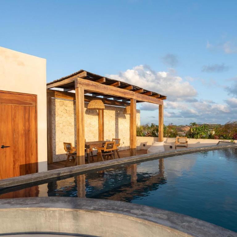 Chic 3BR Villa - 2 Pools with Rooftop Pool Modern Boho Design - Apartamento - 71