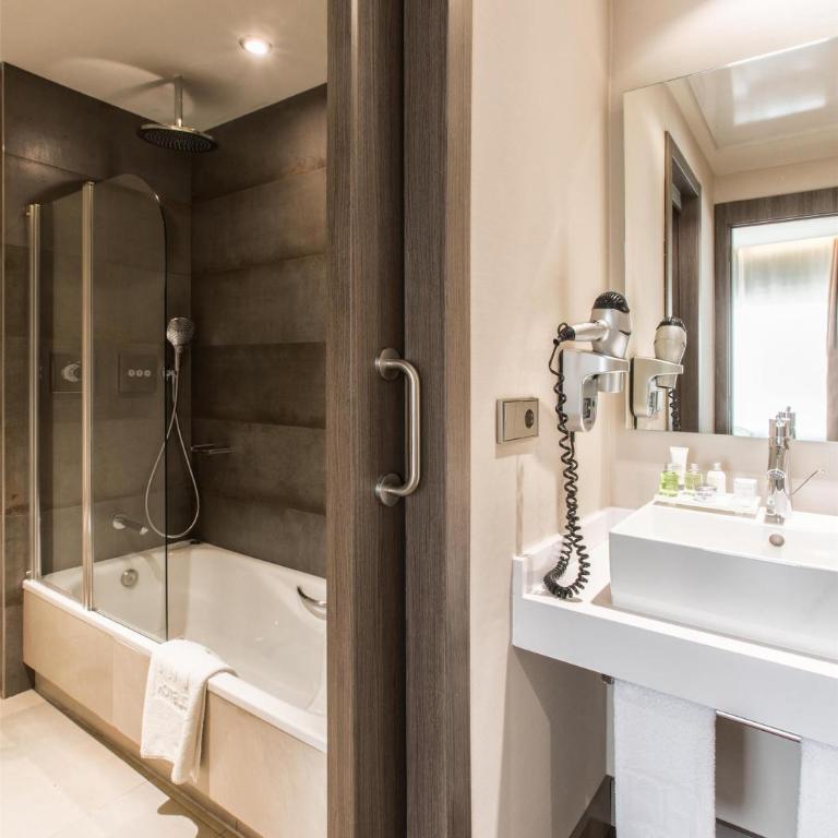 NH Sevilla Plaza de Armas - Habitación Doble Estándar - 1 o 2 camas - 2
