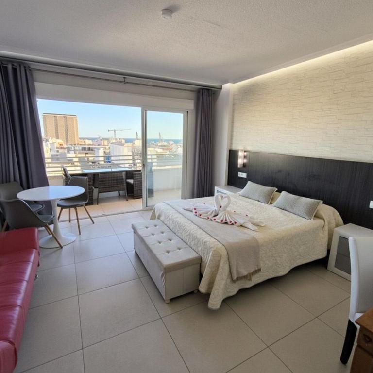 Alicante Skylights Apartments - Design Studio with Balcony (8th floor) - 5