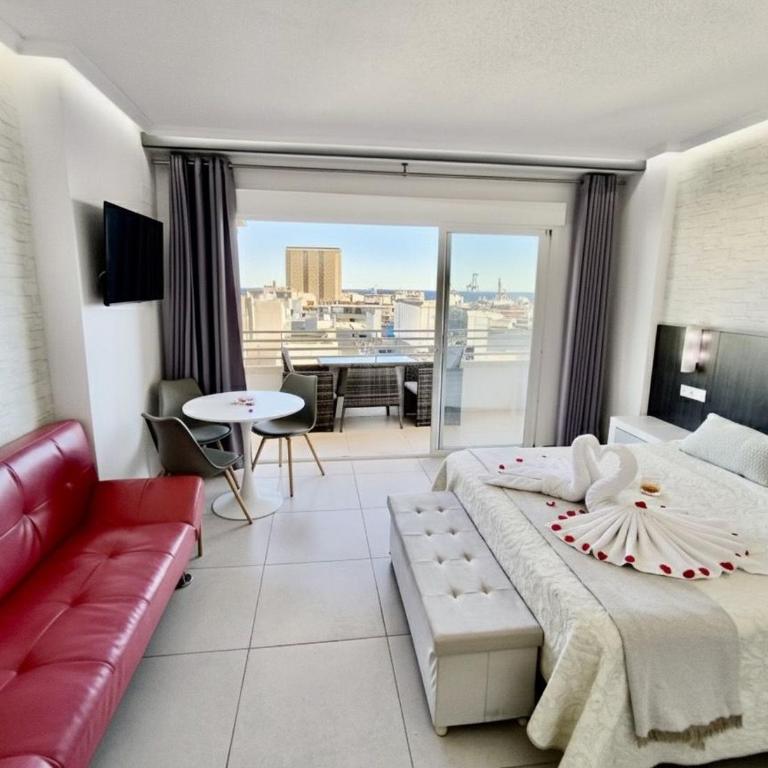 Alicante Skylights Apartments - Design Studio with Balcony (8th floor) - 8